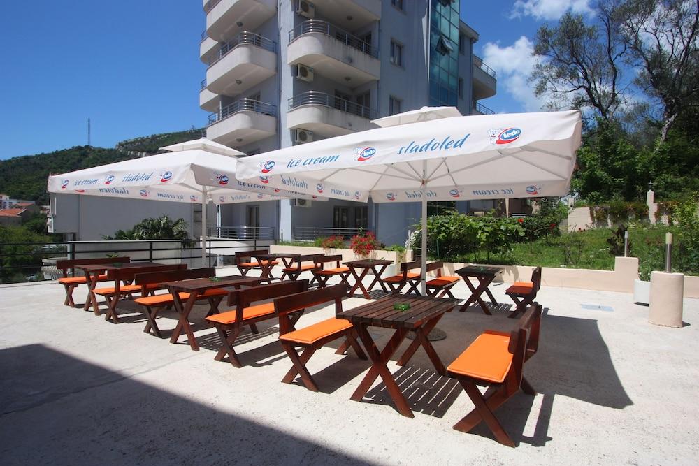 Hotel Magnolija Budva Zewnętrze zdjęcie